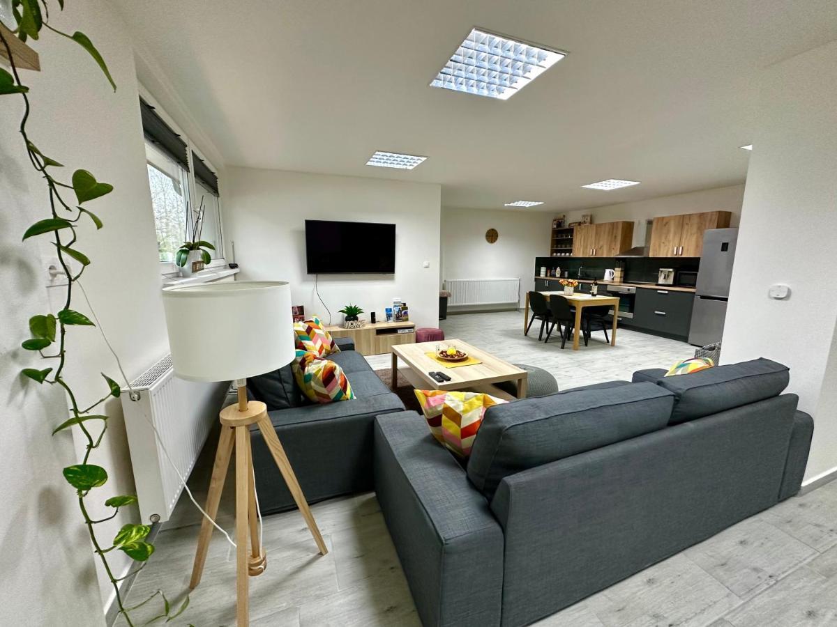 Apartman Pantaren Stara Bystrica Bagian luar foto